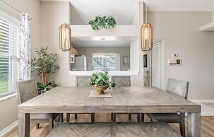 Near Theme Parks! In-Ground 3 BR Pool Home, Sleeps 7, Total Privacy!