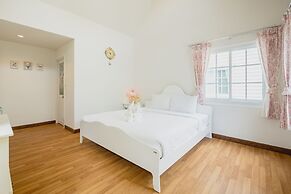 Sakarin Valley Resort & Restaurant