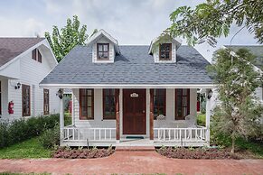 Sakarin Valley Resort & Restaurant