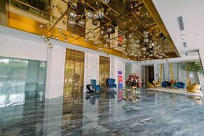 Elegant and Stylish Studio Menteng Park Apartment