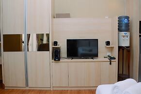 Cozy Living Studio at Cosmo Terrace Apartment