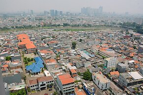 Cozy Living Studio at Cosmo Terrace Apartment