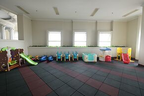 Minimalist and Cozy 2BR Apartment at The Boulevard