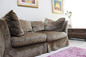 Spacious & Comfy 2BR at Galeri Ciumbuleuit Apartment