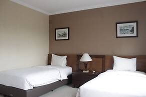Comfy & Well Appointed 3BR at Galeri Ciumbuleuit 1