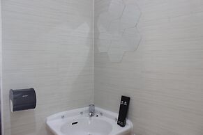 Spacious & Stylish Studio at Gateway Pasteur Apartment