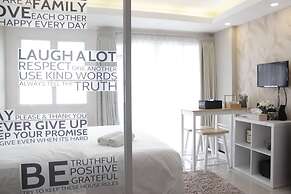 Spacious & Stylish Studio at Gateway Pasteur Apartment