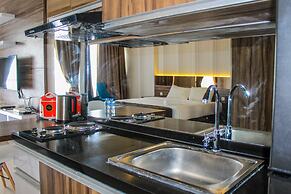 Minimalist and Stylish Studio Parkland Avenue Apartment