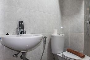 Minimalist and Stylish Studio Parkland Avenue Apartment