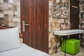 Relieved 1BR Apartment at Serpong Greenview