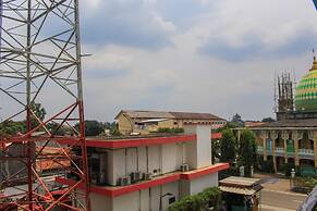 Affordable Price Studio at Sky View Apartment