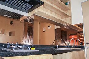 Minimalist and Cozy Studio Room at Ayodhya Apartment