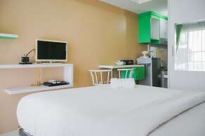 Cozy Studio Apartment at Tamansari Skylounge near Soetta Airport