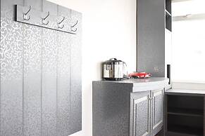 Spacious & Trendy Studio at Jarrdin Cihampelas Apartment