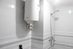 Bright and Comfy 2BR The Jarrdin Cihampelas Apartment