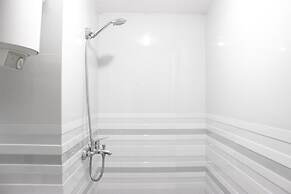 Bright and Comfy 2BR The Jarrdin Cihampelas Apartment