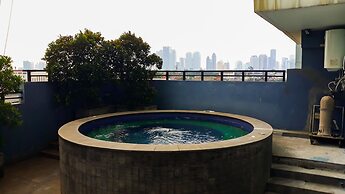 Cozy and Minimalist 2BR at Marbella Kemang Apartment