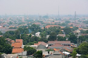Minimalist and Posh Studio Dave Apartment