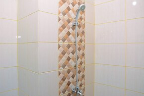 Minimalist and Posh Studio Dave Apartment