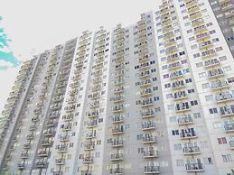 Minimalist Studio Park View Condominium Apartment near Mall