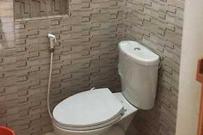 OYO 90090 Roselyn Inn 2