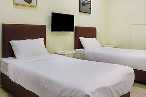 OYO 90090 Roselyn Inn 2