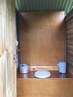 Cosy Woodland off Grid Shepherds Hut - Hazel