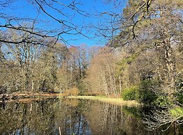 Cosy Woodland off Grid Shepherds Hut - Hazel