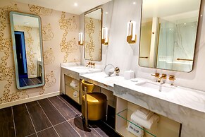 Circa Resort & Casino – Adults Only