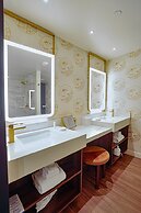 Circa Resort & Casino – Adults Only