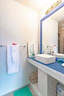 Panoramic Cottage at Love Beach - Pool