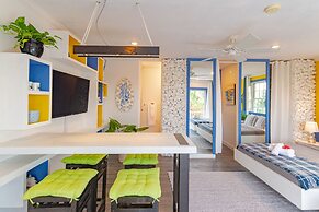 Panoramic Cottage at Love Beach - Pool