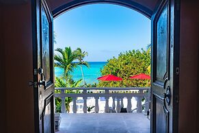 Parrot Cottage at Love Beach Pool