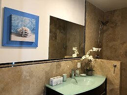 Caprice 7 Ocean Front Villa private Pool