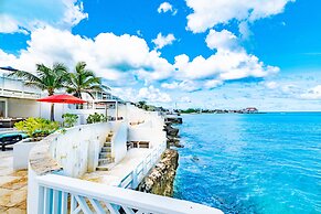 Caprice 7 Ocean Front Villa private Pool