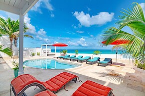 Caprice 7 Ocean Front Villa private Pool