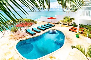 Caprice 7 Ocean Front Villa private Pool