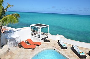 Caprice 7 Ocean Front Villa private Pool