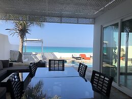 Caprice 7 Ocean Front Villa private Pool