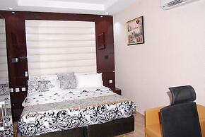 Exclusive Serene Hotel