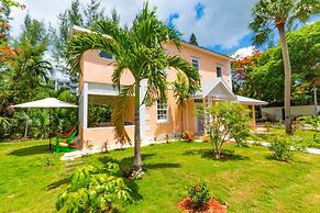 Blue Ocean Village House at Cable Beach