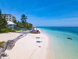 Blue Ocean Village House at Cable Beach