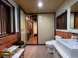 Guning Xiexinyuan Historical Inn