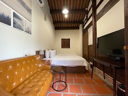 Guning Xiexinyuan Historical Inn