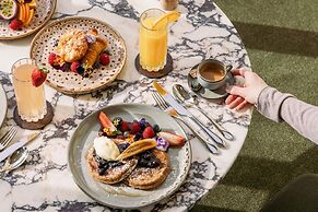 Sequoia Lodge - Adults Only