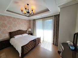 Crystal Valley CC - Golden Village