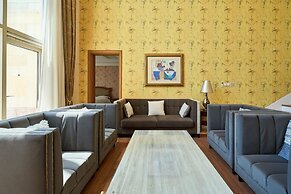 Crystal Valley CC - Golden Village