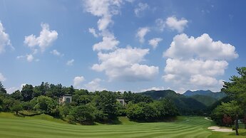 Crystal Valley CC - Golden Village