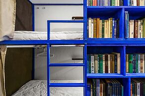 BookCase Hostel