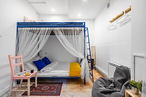 BookCase Hostel